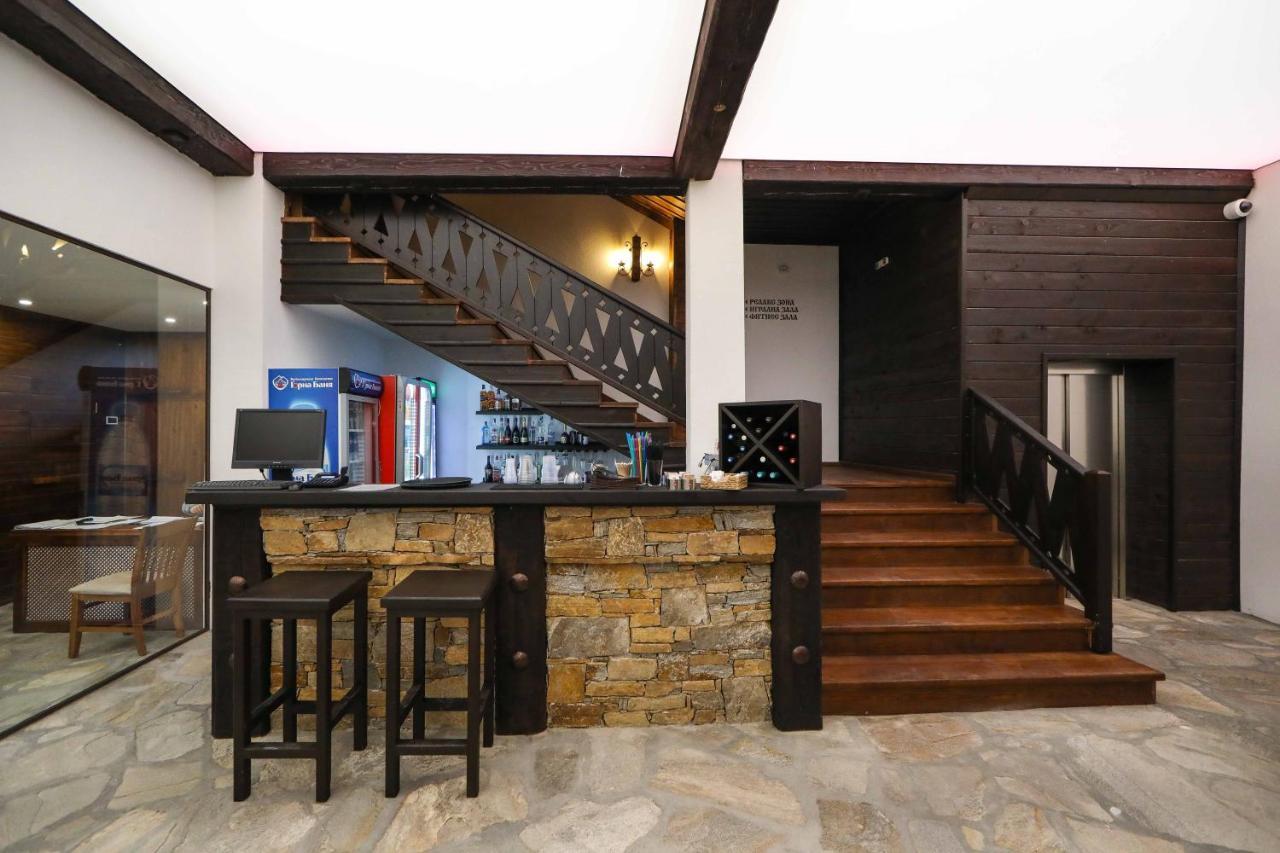 Hotel Leshten Hotel