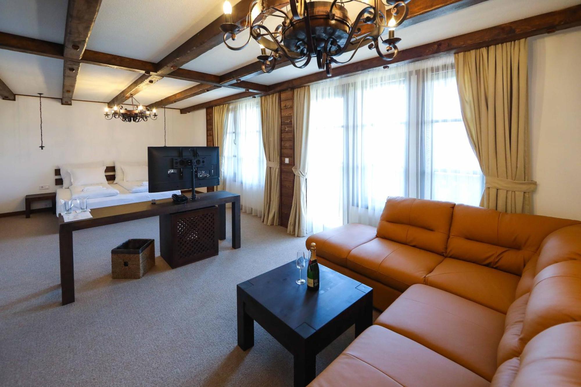 Hotel Leshten Hotel *